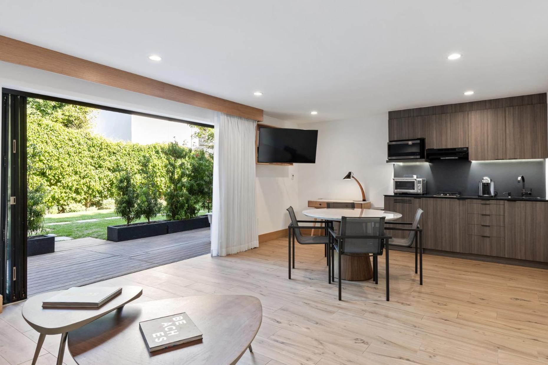Malibu Sand Carbon Beach Suites מראה חיצוני תמונה